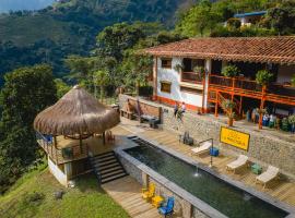 Finca La Manchuria, lodge in Salgar