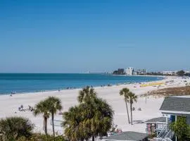 NEWLY Reno Beach Condo The beach is your backyard