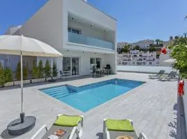 Villa Dona Julia by Villa Plus