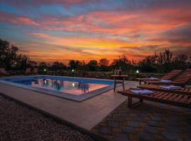 Holiday home Brist- with pool, Hotel in Brištane