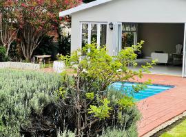 Ndaba Golf Lodge & Hello Beautiful Day Spa, B&B in Queenstown