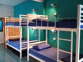 TIKI HOSTEL: Haad Rin şehrinde bir hostel