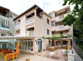 Jadran Apartments, hotel di Rafailovici