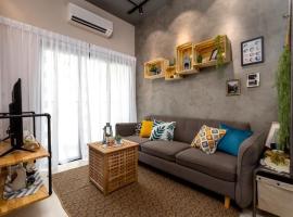 Cozy 2 bedrooms 4 pax Menjalara Near Desa Park City, hotel with pools in Kuala Lumpur