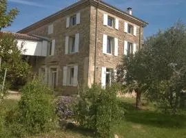 Le Sabatin - Maison de charme, un écrin de verdure