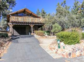 Above it All-1685 by Big Bear Vacations, hotel i Big Bear City