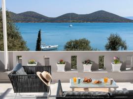 Beachfront luxury villa with Stunning views with parking, povoljni hotel u gradu Epáno Eloúnda