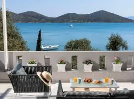 Beachfront luxury villa with Stunning views 2bedroom WiFi