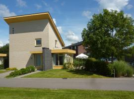 vakantiehuisgalamadammen met ligplaats boot, holiday home in Koudum