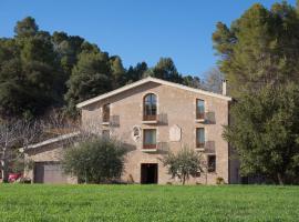 Masia Els Nocs, загородный дом в городе Жорба