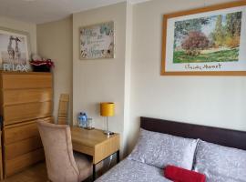 Brooks Homestay, hotel cerca de Stephenstown Pond & Carp Fishery, Dundalk