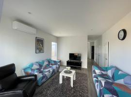 4 bedroom home fully furnished in Papakura, Auckland, soodne hotell Aucklandis