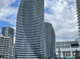 4 Bedroom Huge SKY HOME Level 31 Magnificent VIEWS Oracle Broadbeach LUX 260m2 Family Apartment, Sleeps 8 Adults and 2 Children, Sofa Bed , Port-a cot , High Chair Amazing Views Location Location Location, apartment in Gold Coast
