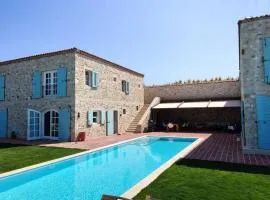 Magnificent Stone House Villa 14 beds 7 en-suite rooms Çeşme (450 m2 6500 land)