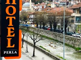 Hotel Perla – hotel w mieście Prizren
