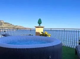 Miriam Sea Front Apartment Jacuzzi