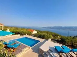 Villa Ita - with pool and view