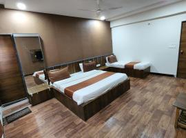 Hotel Nova Prime, hotel di Thaltej, Ahmedabad