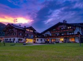 Gästehaus Mathies, hotel near Walmendingerhornbahn, Mittelberg