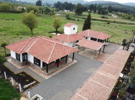 Cabañas Campestres MaRGuin, chalet i Paipa