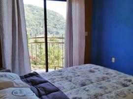 Hotel El Mirador – hotel w mieście Xilitla