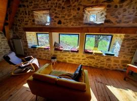 La Grange Aux Frênes -Gîte 6 Personnes- Tranquillité, Nature et Confort, holiday home in Le Vaulmier