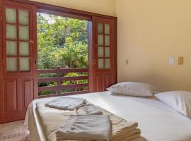 Pousada do Marquinhos, hotel a prop de Cachadaco Natural Lake, a Trindade
