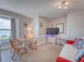Apartment 5 - 1 Bedroom Sea Front-Sea Views-Free Parking, hotel din Paignton