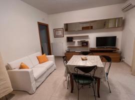 Appartamento Modugno centro (Bari), cheap hotel in Modugno