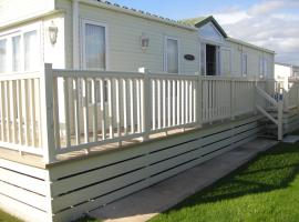 Bri-ann's Seaside Holiday Home NO VANS OR LARGE VEHICLES, lejlighed i Selsey