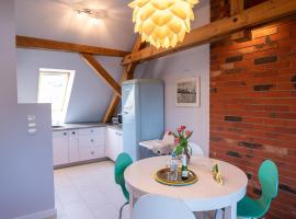 Apartamenty Centrum - Moonlight, hotel cerca de Holy Trinity Church, Opole