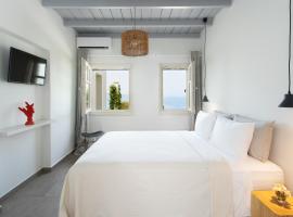 Villa Itis - Elegant Ground Floor Suite with Terrace & Great View, hotel con estacionamiento en Neápolis