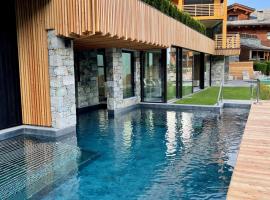 Mont Avic Resort & Wellness, hotel with pools in Champdepraz