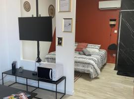 Studio Cosy tt confort proche aéroport, hotel near Lyon - Saint Exupery Airport - LYS, 