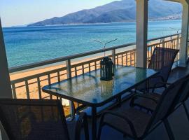 Sea Breeze luxury apartments, ξενοδοχείο στα Νέα Βρασνά