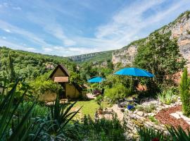 Gîtes Un Jardin dans la Falaise, hotel in zona Grotta del Pech-Merle, Cabrerets
