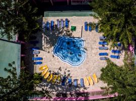 Pink Palace Beach Resort, hotel in Agios Gordios