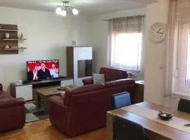 S-Lux apartman