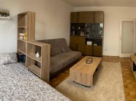 Apartment Ana Milena, недорогой отель в городе Kolonija