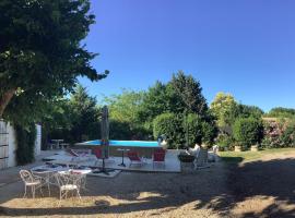 Chez Les Brocs B&B, hotel di Canet d'Aude