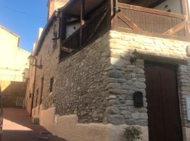 casa de piedra.The stone house, hótel í Turre