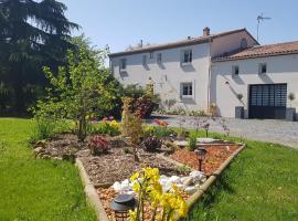 La Grange d'Hélène, hotel din Cholet