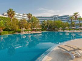 Sunrise Resort Hotel，科澤爾阿契的附設泳池的飯店