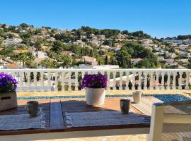 Renovierte Villa mit privatem Pool fußläufig zum Meer, hotel v destinaci Benissa