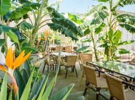 Hotel Carlos V Jerez by Vivere Stays, hotel near Jerez Airport - XRY, Jerez de la Frontera