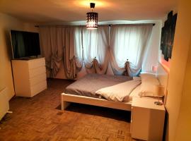 Red appartament, hotel with parking in Bagnolo Piemonte