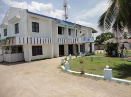 Holiday Beach Resort, hotel v destinaci Kalmunai