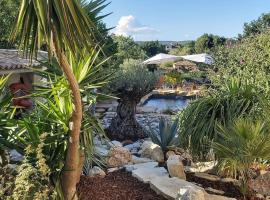 Une Oasis au Pays de Cézanne, hótel í Aix-en-Provence