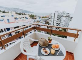Casa Branca Apartments by Wanderlust Madeira, vacation rentals, מלון בפונשל