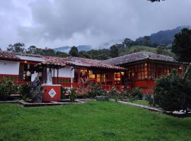 Ecohotel Pinohermoso Reserva Natural, cabana o cottage a Salento